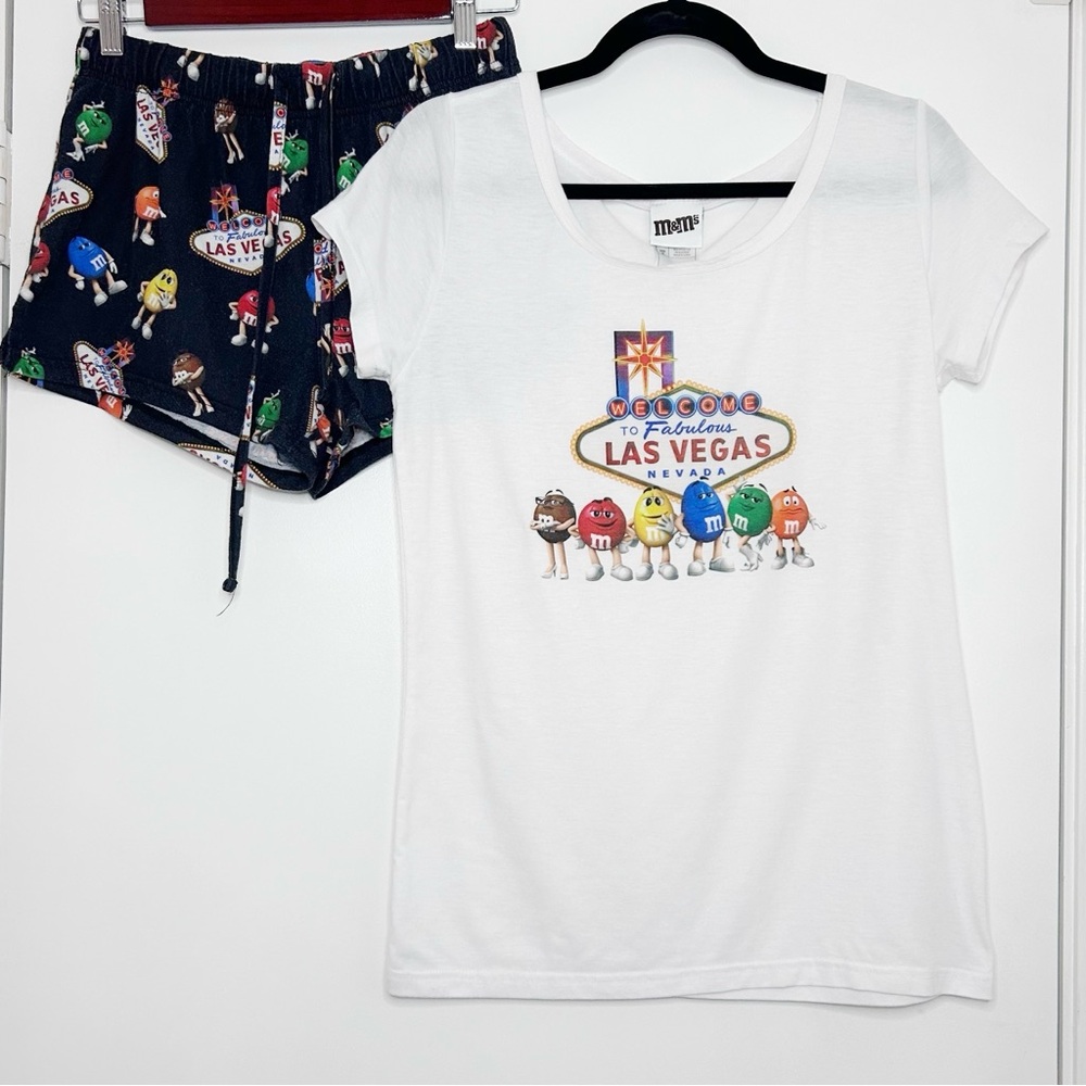 M&M’s Fabulous Las Vegas 2 piece Pajama Set, Medium